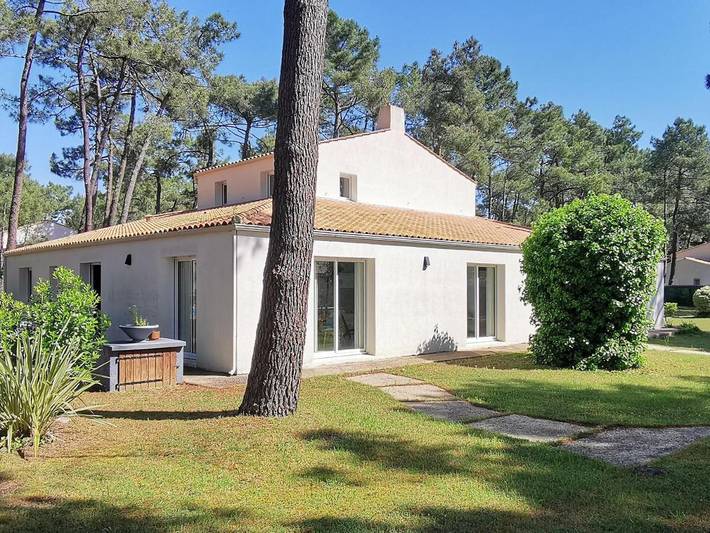 Location de vacances pour 14 personnes, avec terrasse et jardin dans Plage naturiste (La Faute-sur-Mer)