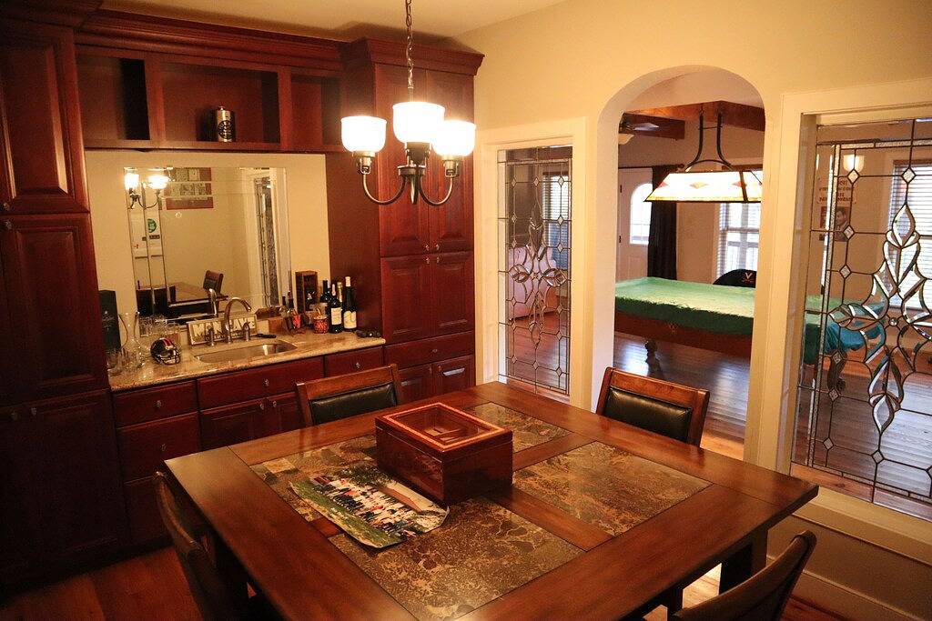 Cozy Modern Cabin near Wintergreen and Bold Rock in Wintergreen, Nelson County