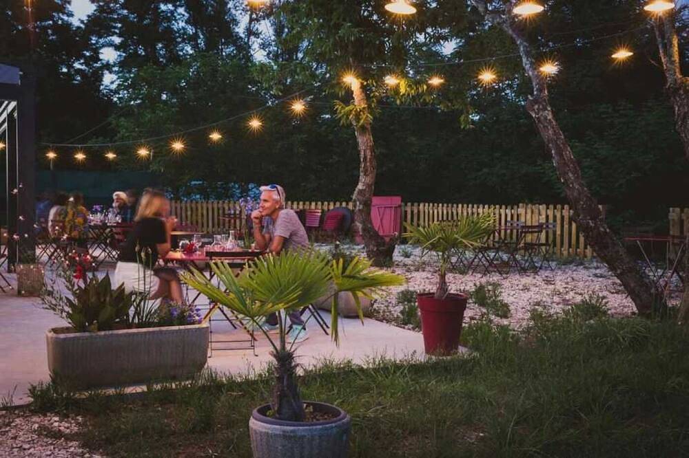 Camping 3 étoiles - ccaiiai in Labeaume, Ardèche