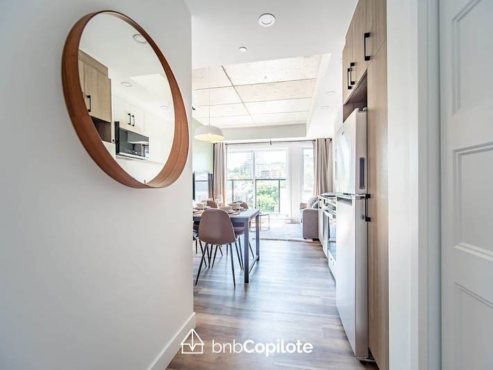 Vacation rental for 4 people, with pool and balcony in Quebec City
