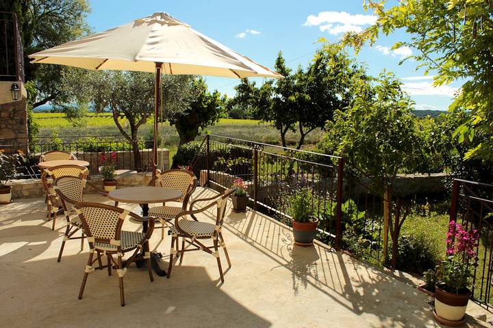 Gîte pour 8 personnes, avec balcon et jardin