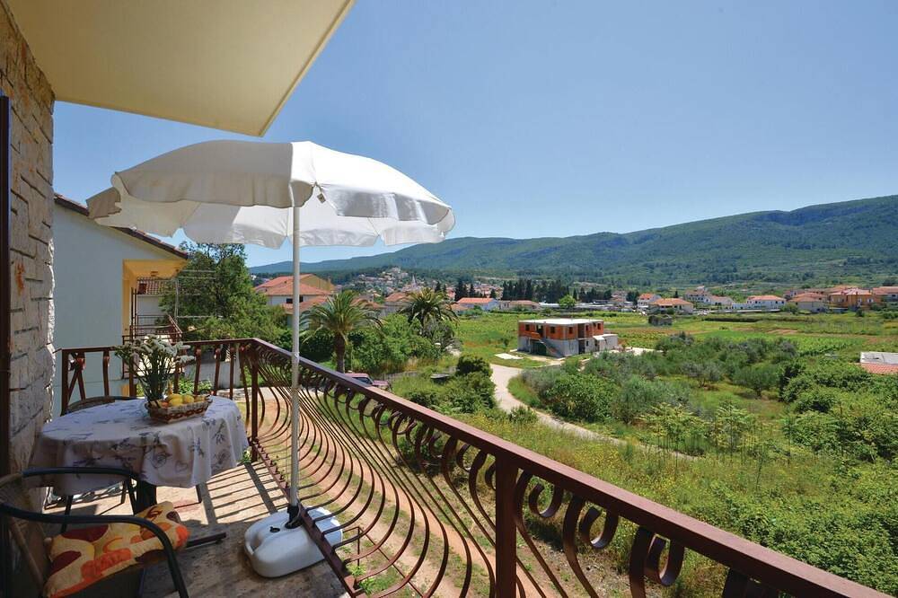 Entire apartment, Lovely apartment in Jelsa with Wifi in Jelsa, Hvar