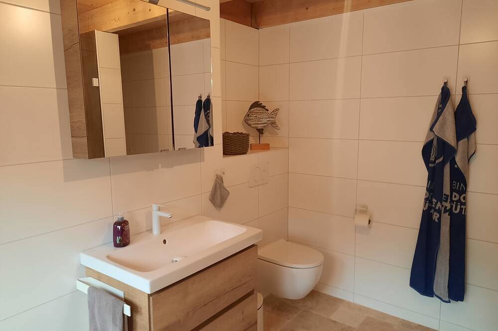 Liebevoll gestaltetes Ferienhaus direkt am Strand mit Blick aufs Meer in Kraksdorf, Neukirchen