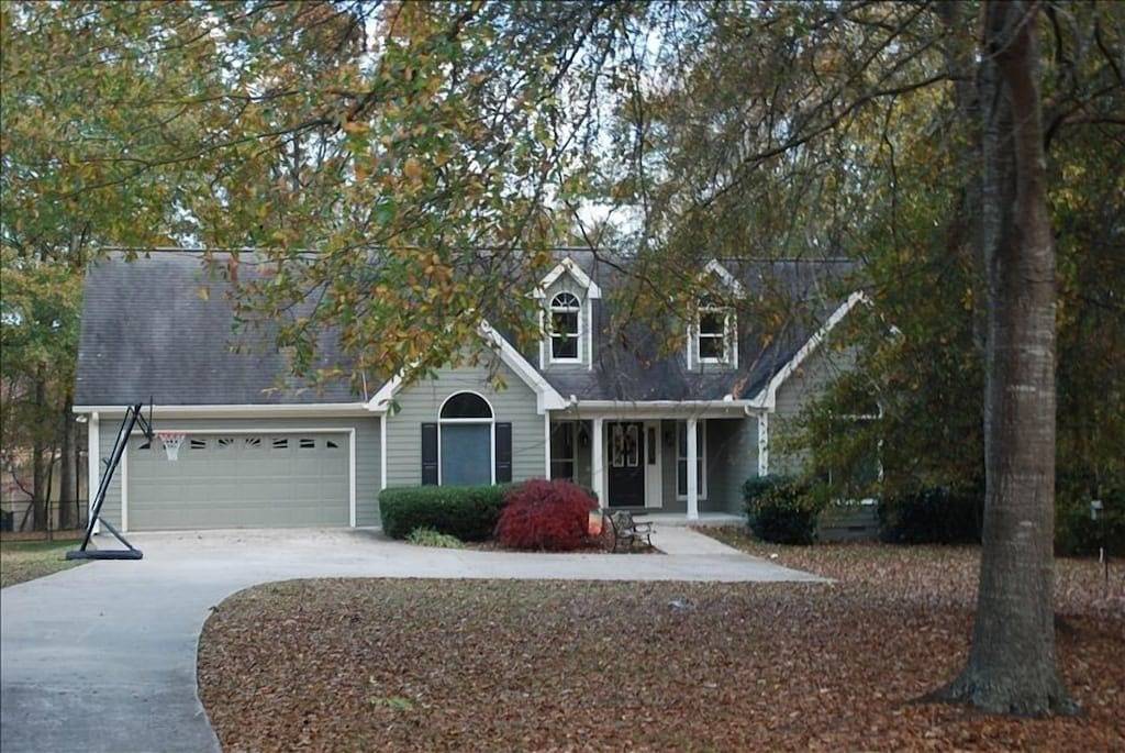 Haus am Wasser! Tierfreundlich, kinderfreundlich im Hinterhof eingezäunt! in Lake Oconee