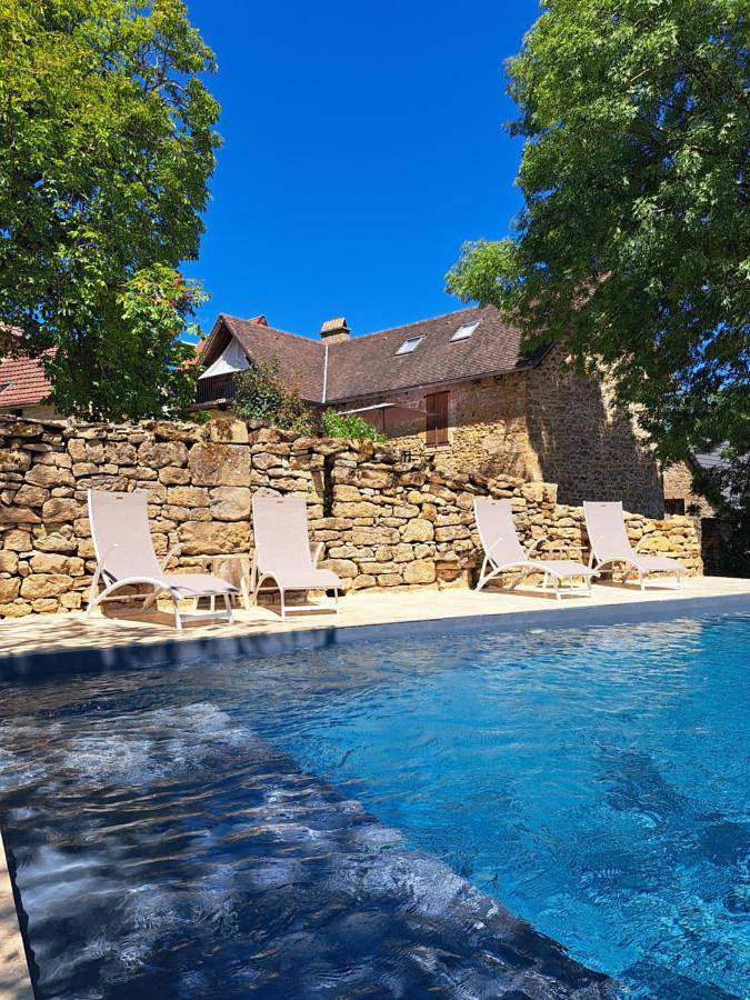 Instant Lot Maison pierre insolite Piscine Nature in Strenquels, Lot