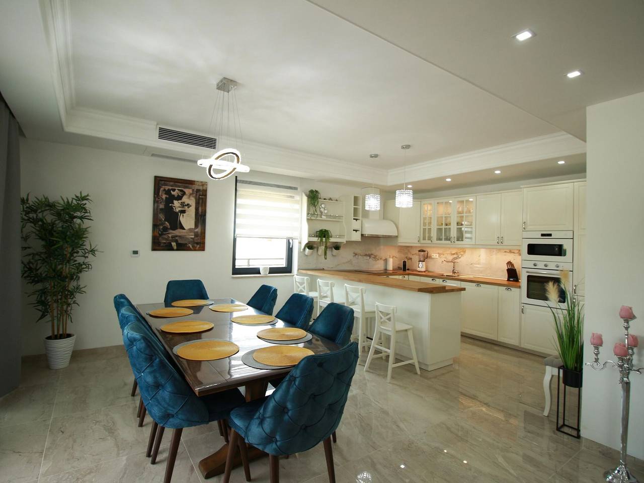 Neu gebaute Luxusvilla mit Pool und Garten in Malinska-Dubašnica, Krk