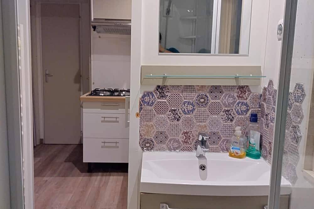 Lovely mobile home 10 km from Annecy and its magnificent lake in Vaulx, Región de Annecy