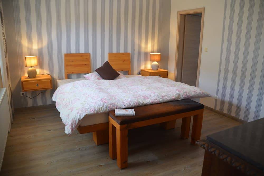 Ganze Wohnung, ! Top ! Ferien-Apartment - modern & perfekt für 2 bis 4 Erwachsene (+ Not-Sofa) in Waren (Müritz), Müritz