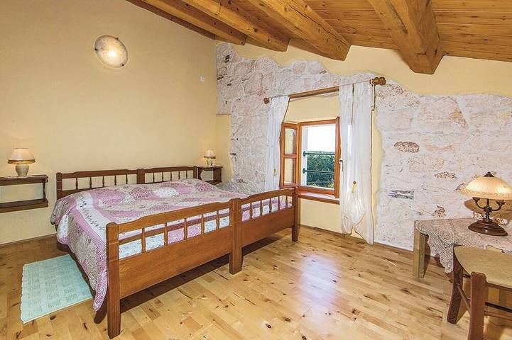Belle villa avec piscine, vue sur la mer, barbecue, wifi, adapté aux familles in Fuskulin, Région de Porec