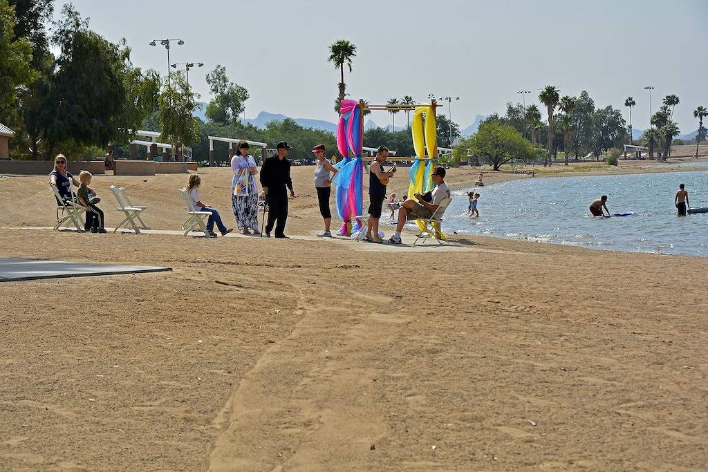 Ganze Wohnung, * Grösserer Leiserer Umbau Von Wasser / Golf / Brdg-Vu Über 1 $ 25-Lebensmittel-Restaurant-Coupon in Lake Havasu City, Mohave County