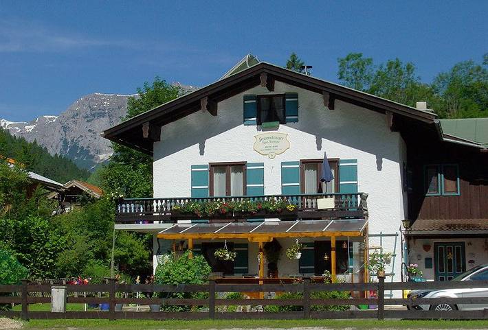 Ganze Ferienwohnung, Haus Auerhahn Ferienwohnungen - Ferienwohnung Nr. 1 - "Bergkammer", 1-2 Personen, 24 qm, Balkon, (Bett 160x200 cm) in Ramsau bei Berchtesgaden, Berchtesgadener Alpen
