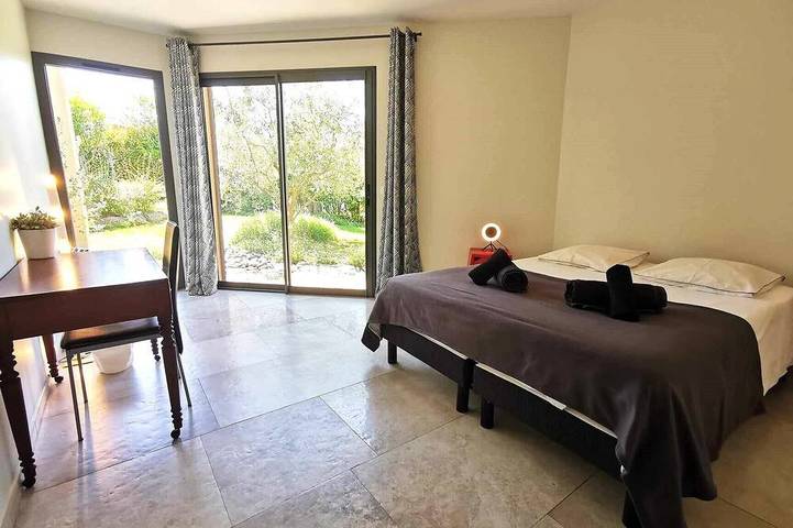Location de vacances pour 6 personnes, avec Balcon et Jardin à Alleins - 2