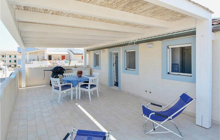Entire holiday apartment, Cozy Ocean View Apartment - 2km to Beach in Punta Braccetto, Ragusa