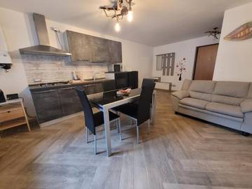 Gîte pour 4 personnes, avec balcon et vue à Arta Terme