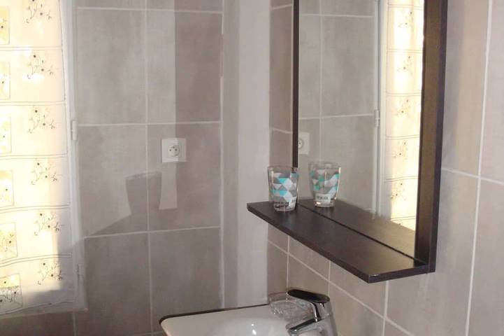 Gîte pour 4 personnes, avec terrasse et jacuzzi à Saint-Gilles - 4
