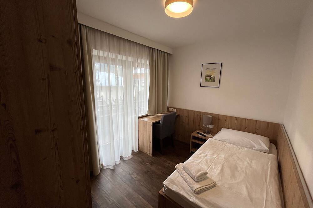 Zimmer 03 / 1bett mit Balkon - Pension Alpina in Obsteig, Tiroler Oberland