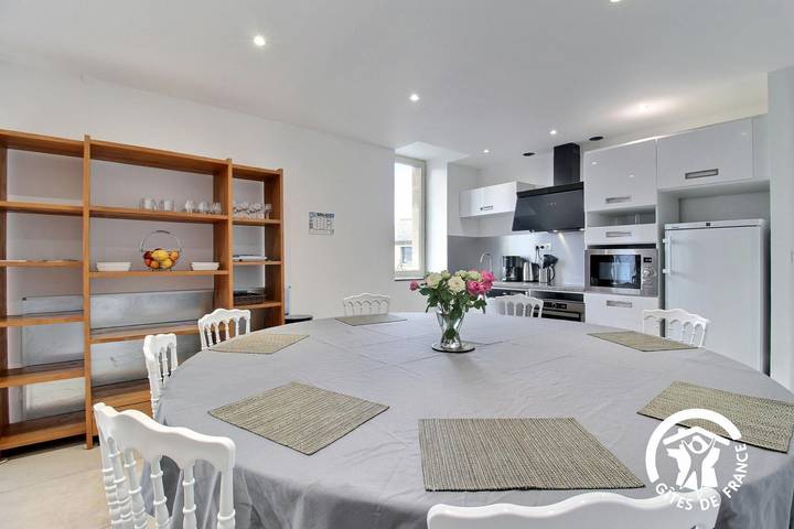 Gîte pour 12 personnes, avec jardin dans Theix-Noyalo - 3