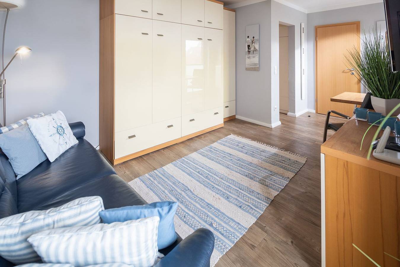 Ganze Wohnung, Modernes Appartement mit 2 Balkonen zum Schiffchenteich und Blick zum Wattenmeer in Juist