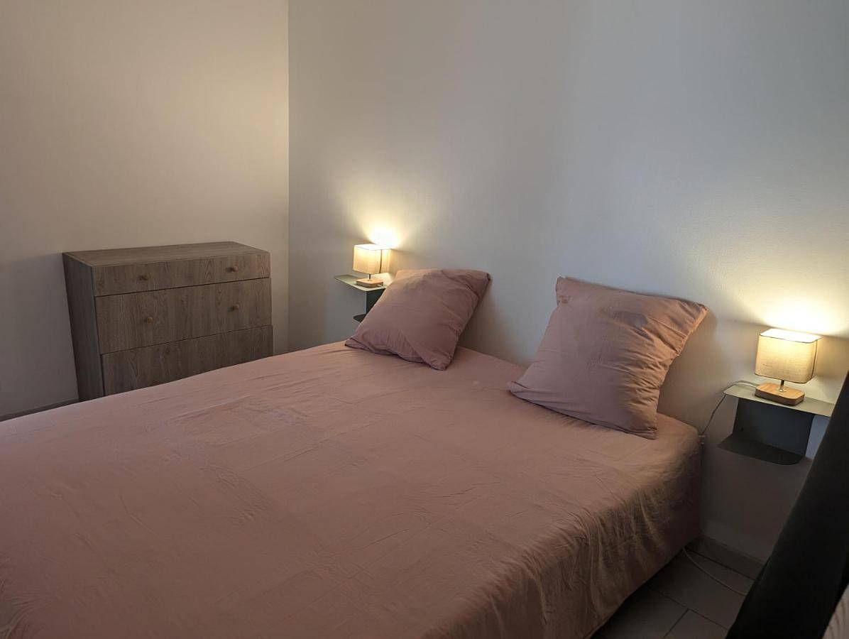 Appartement entier, Le Bangorcoo'n F3 Liouba in Forges (Seine-et-Marne), Seine-et-Marne