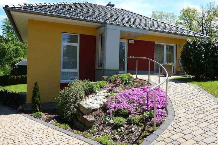 Ferienhaus für 4 Personen, mit Terrasse und Garten sowie Sauna in Radeberg