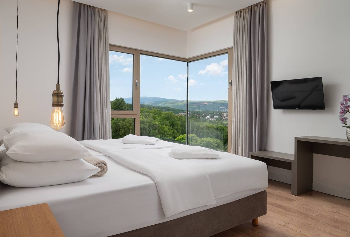 Luxusvilla Blue mit beheiztem Pool, Sauna, Tennisplatz, Minigolf, stilvoll, familienfreundlich, Panoramablick in Imotski, Makarska Riviera