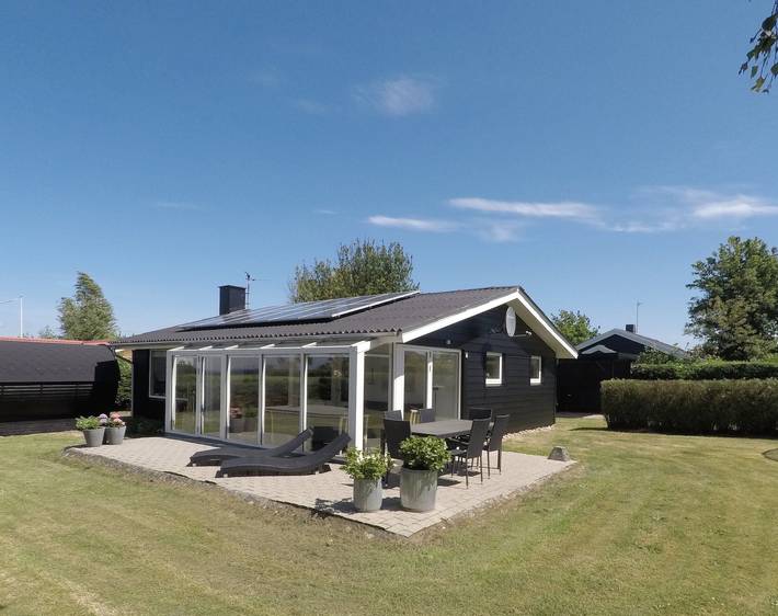 Ferienhaus für 6 Personen, mit Terrasse und Garten sowie Sauna und Ausblick in Købingsmark Strand