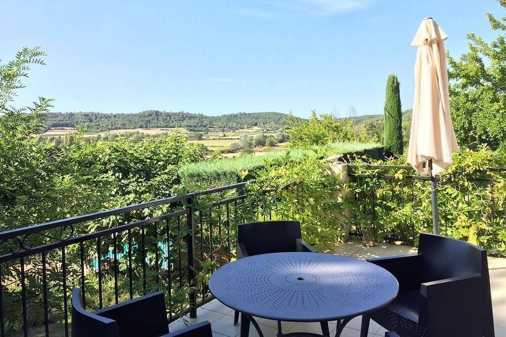 Charmante Haus im Dorf, Uzès 5 Km, Pool, Walled Gardens, Ansichten, 2 Schlafzimmer in Serviers-et-Labaume, Nimes und Umgebung