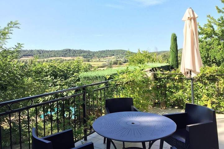 Villa pour 4 personnes, avec Terrasse ainsi que Jardin et Piscine