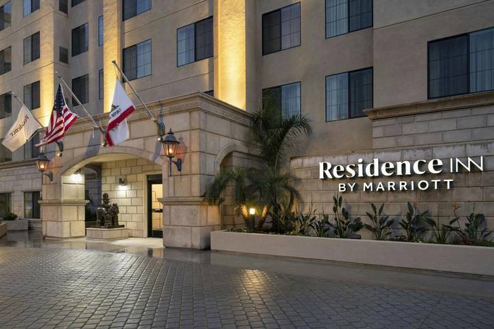 Hotel para 3 personas, con terraza y piscina, Se admiten mascotas - 1