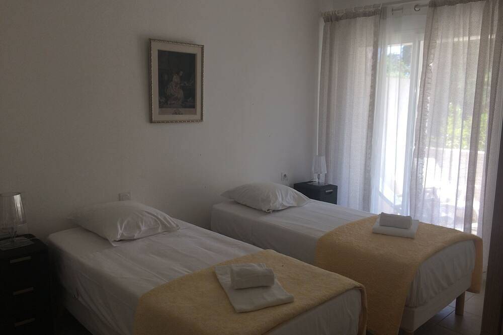 Appartement entier, 2 chambres bord de plage in Poggio-Mezzana, Arrondissement de Corte