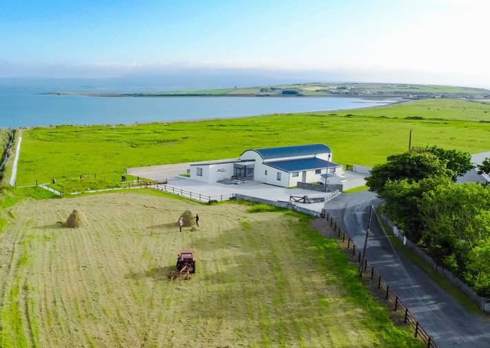 Ferienhaus für 17 Personen, mit Meerblick und Terrasse sowie Garten und Ausblick in County Sligo