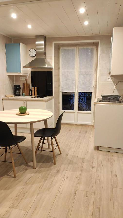 Appartement entier, Studio Gimazane in Clairvaux-les-Lacs, Jura Francais
