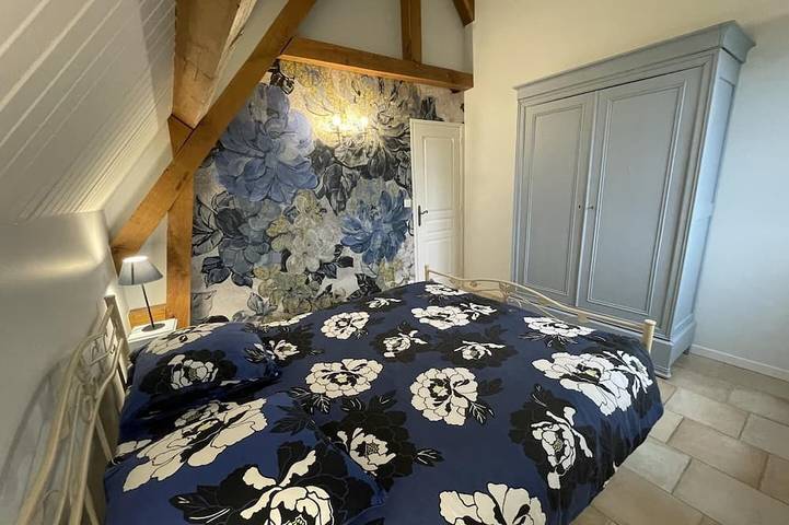 Location de vacances pour 8 personnes, avec terrasse ainsi que jardin et piscine à Chédigny - 3