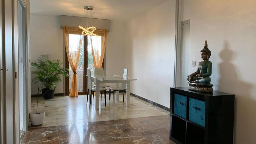 Chambre d’hôte pour 8 personnes, avec vue ainsi que vue sur le lac et balcon