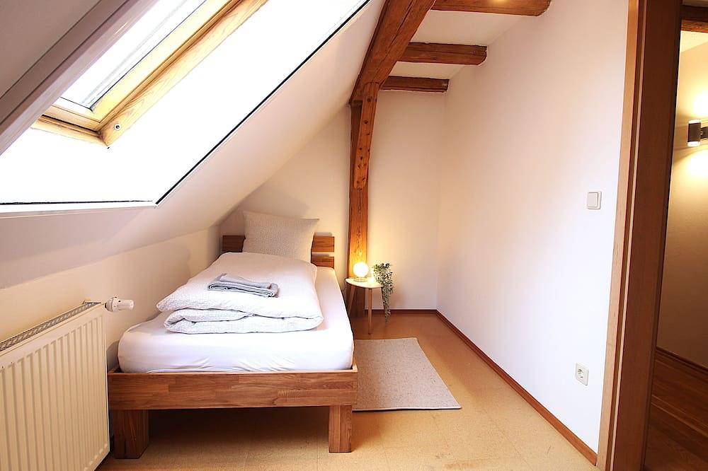 Ganze Wohnung, Ferienwohnung am Wasserschloss (2) in Ochsenfurt, Fränkisches Weinland