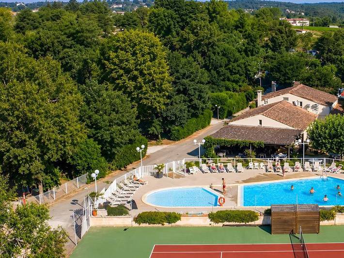 Camping pour 4 personnes, avec Bassin pour enfant à Chauzon