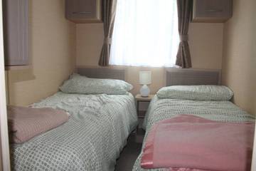 Static Caravan for 4 People in Amroth, Pembrokeshire, Photo 2
