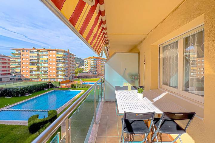 Appartement de vacances pour 4 personnes, avec balcon ainsi que jardin et piscine, animaux acceptés - 1