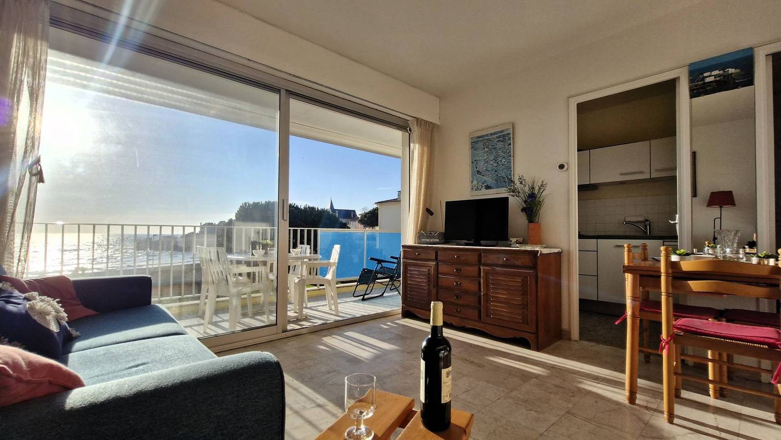 Appartement entier, Royan - un réveil face à la mer pour ce Studio au charme Rustique - Plage du Pigeonnier in Pontaillac, Royan