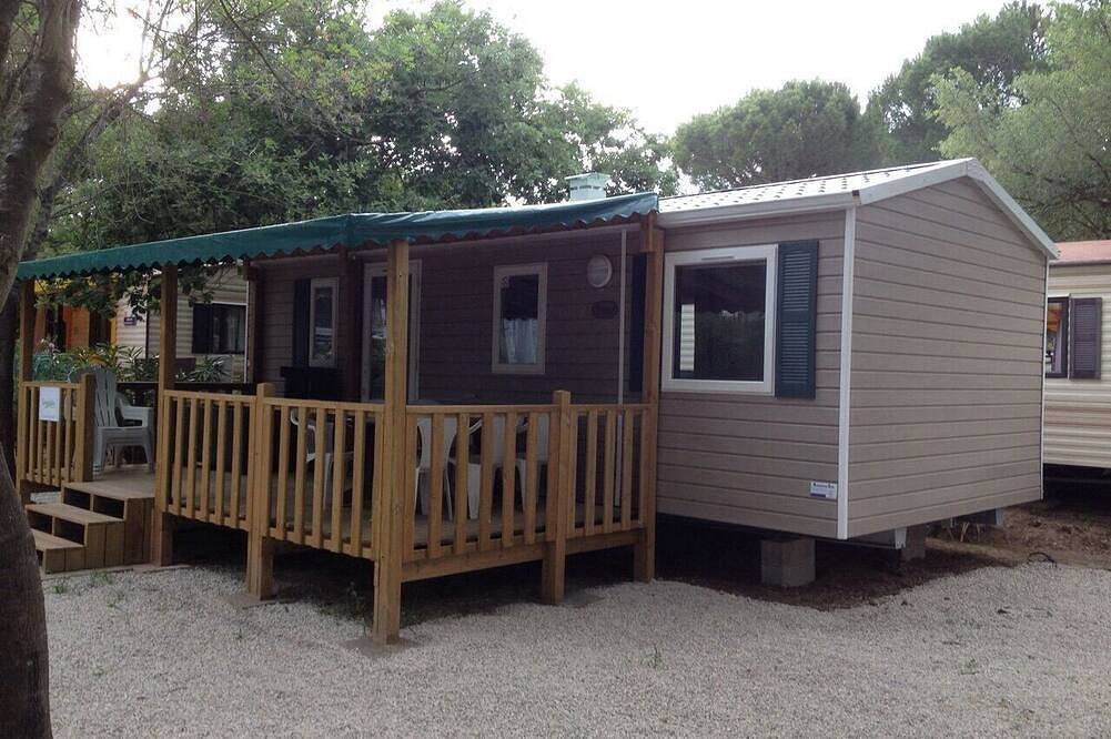 Chalet Vert, dans le terrain de camping Leï Suves, camping pour les familles in Roquebrune-sur-Argens, Côte méditerranéenne (France)