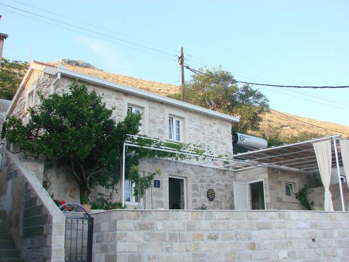 Ferienhaus für 5 Personen, mit Terrasse in Mokalo