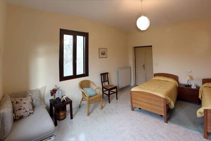 Villa idilliaca con aria condizionata e viste fantastiche.  Ideale per una vacanza tranquilla in Castiglione Messer Raimondo, Gran Sasso