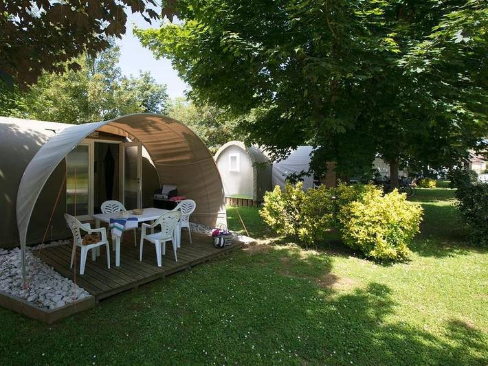 Camping pour 4 personnes, avec piscine et bassin pour enfant, animaux acceptés dans Massif central - 3