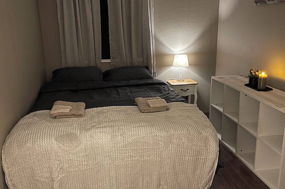 Hel leilighet, 2-bedroom apartment in brilliant Tromso with Wifi.Close to Tromso Airport in Kvaløya, Tromsø