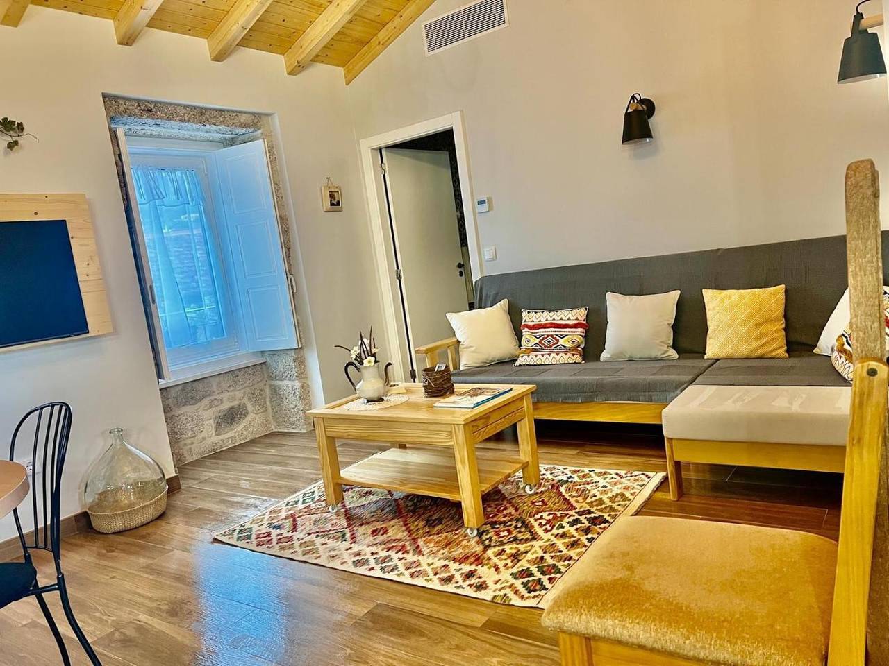 Casa de Férias 'Vinha Da Touça T1' com Vista Montanha, Wi-Fi e Ar Condicionado in Soajo, Gerês