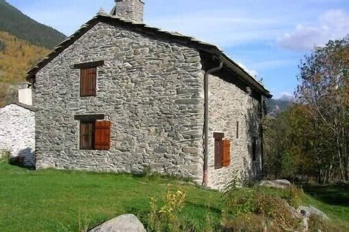 Gîte pour 6 personnes, avec terrasse et jardin à Saint-André (Savoie)