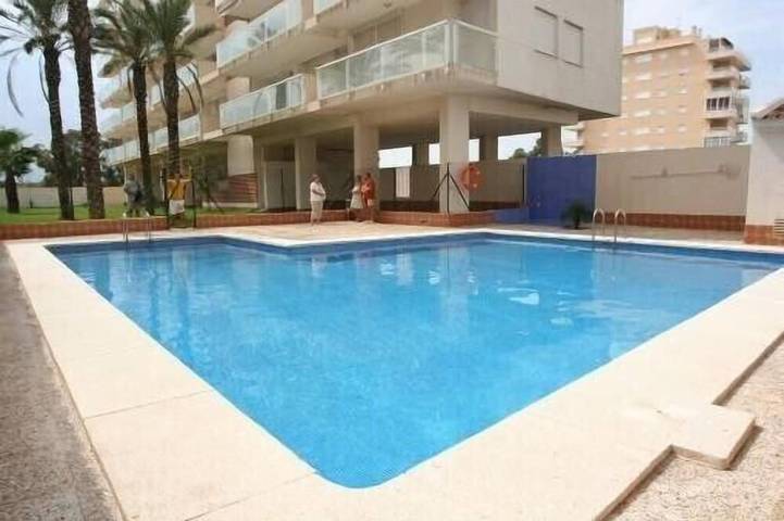 Appartement de vacances pour 6 personnes, avec balcon et piscine ainsi que jacuzzi et jardin