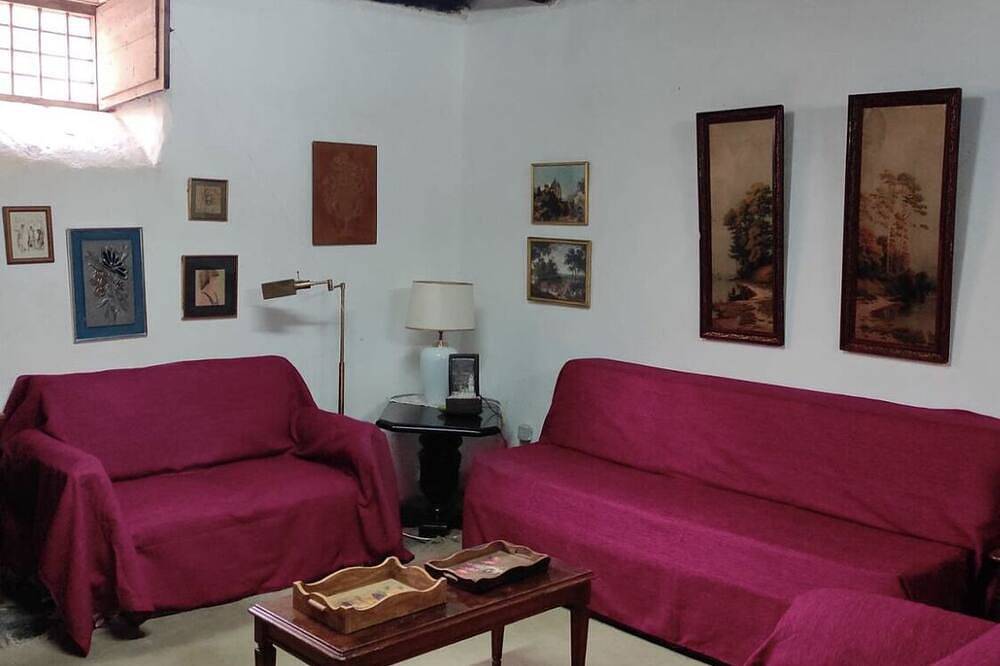 The orange house in Santa Brígida, Gran Canaria Est