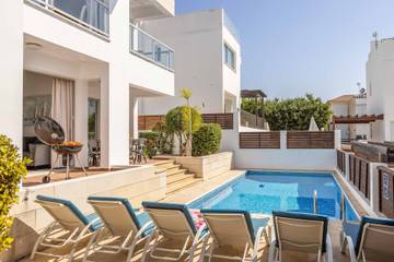 Villa for 6 People in Peyia, South Cyprus, Photo 1