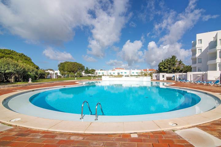 Appartement entier, Appartement 'Prainha Paradise - Algarve' avec piscine partagée, Wi-Fi et climatisation in Praia da Prainha, Alvor